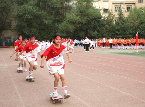 阳光下多彩校园